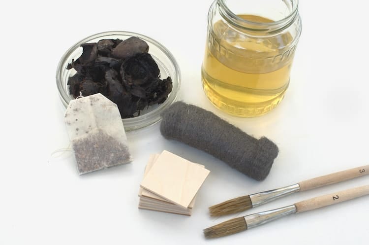 Material for ebonizing wood: vinegar, steel wool, black tea, walnut husks and birch wood