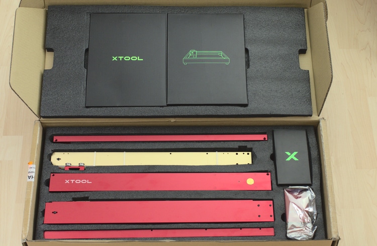 Box with the components of the xTool D1 Pro 20W